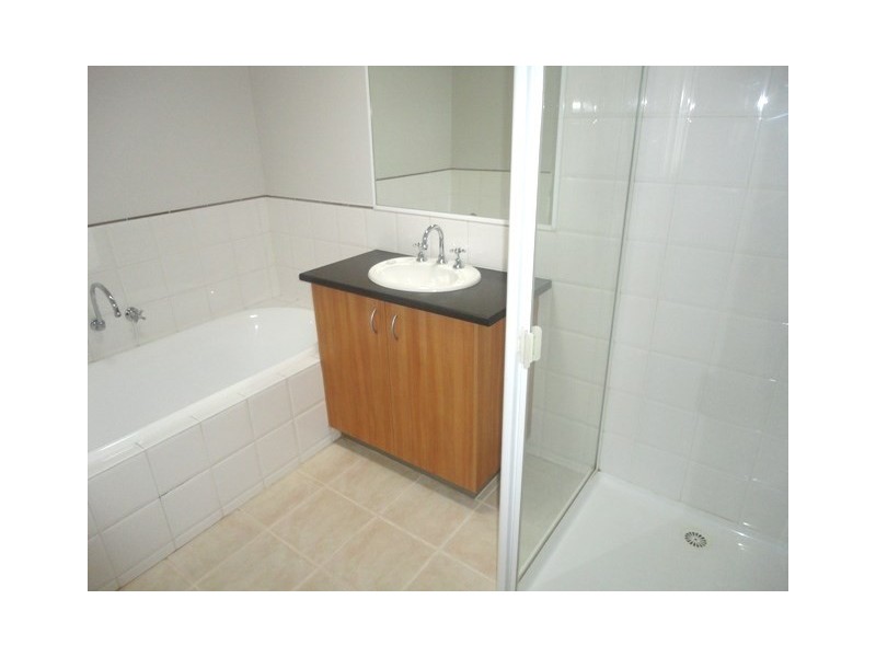 4 Redbark Hill Circuit, South Morang VIC 3752