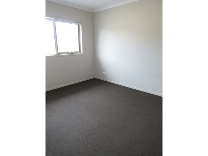 2 Loughton Avenue, Epping VIC 3076