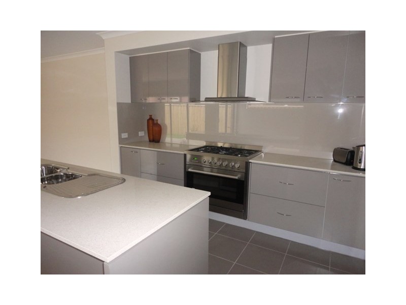 11 Waterlilly Drive, Epping VIC 3076