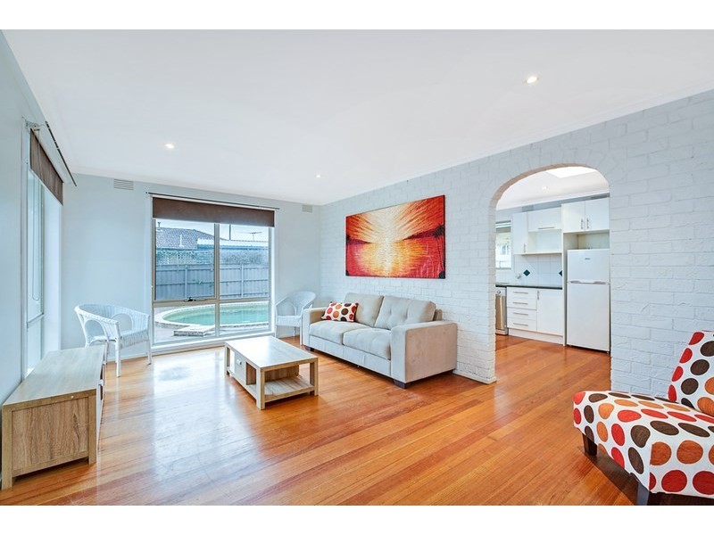 18 Peppercorn Parade, Epping VIC 3076