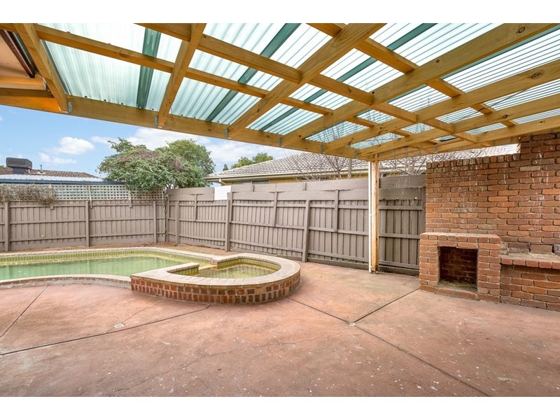 18 Peppercorn Parade, Epping VIC 3076