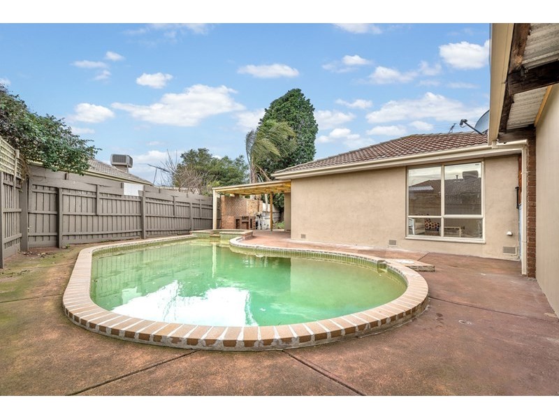 18 Peppercorn Parade, Epping VIC 3076