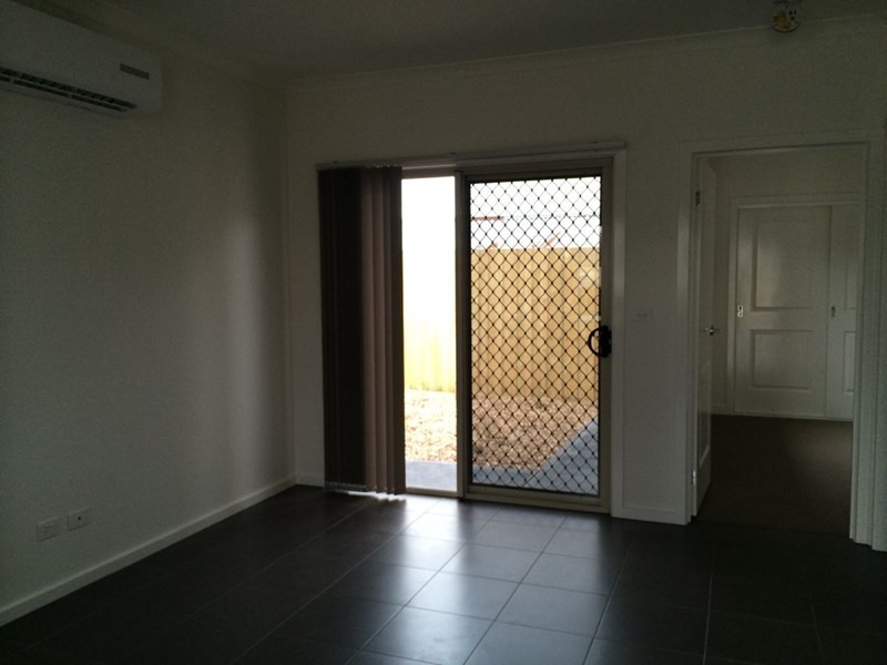 2/38 BURTON Street, Lalor VIC 3075