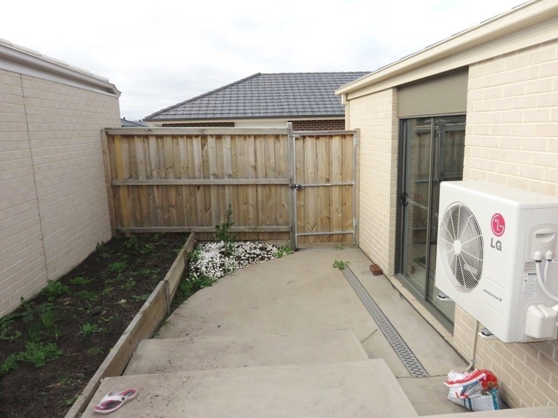 7 Lochinver Street, Wollert VIC 3750