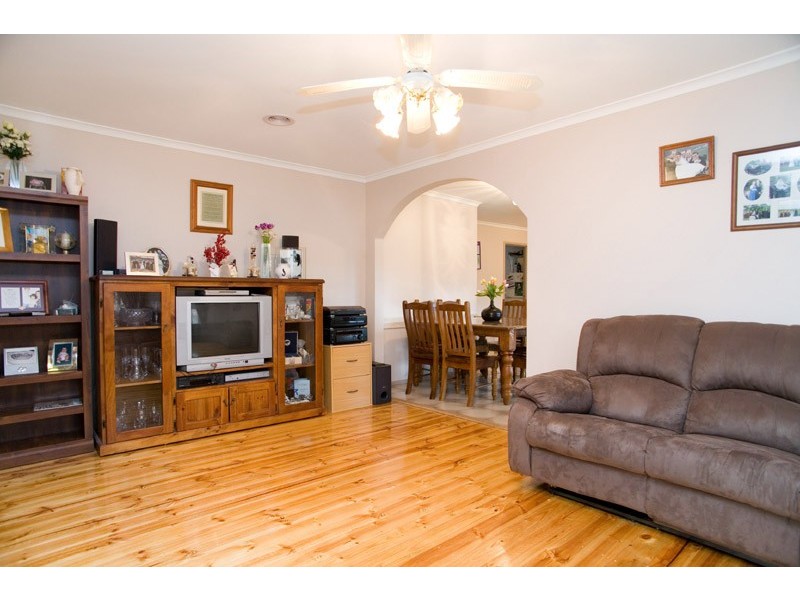 8 Gillespie Place, Epping VIC 3076