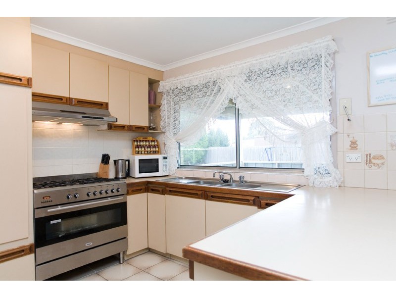 8 Gillespie Place, Epping VIC 3076