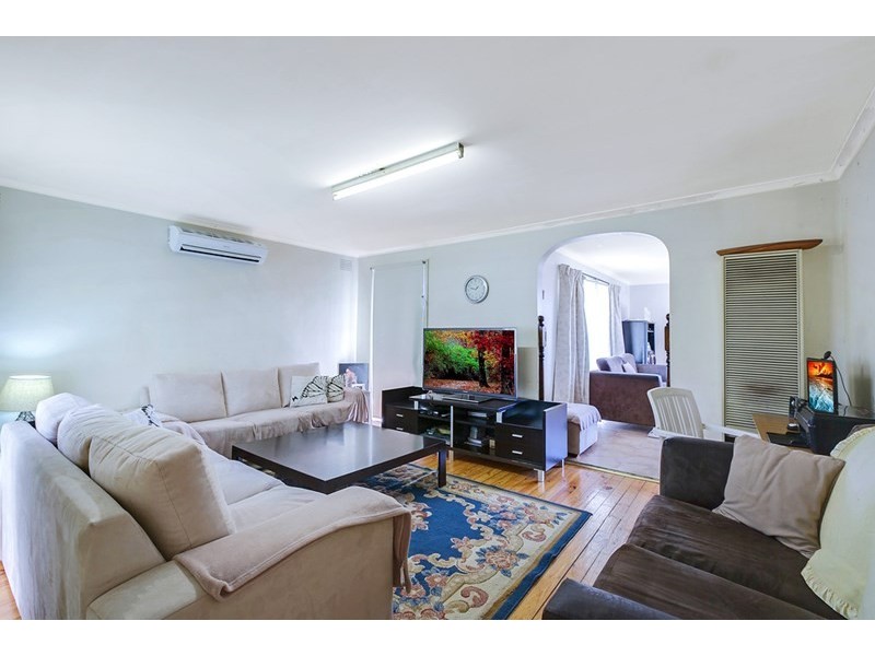 22 Wellington Crescent, Lalor VIC 3075