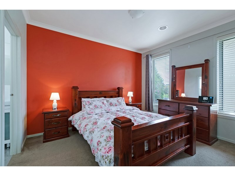 4 Alhambra Drive, Epping VIC 3076