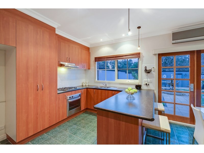 8 Sunbird Gardens, Epping VIC 3076