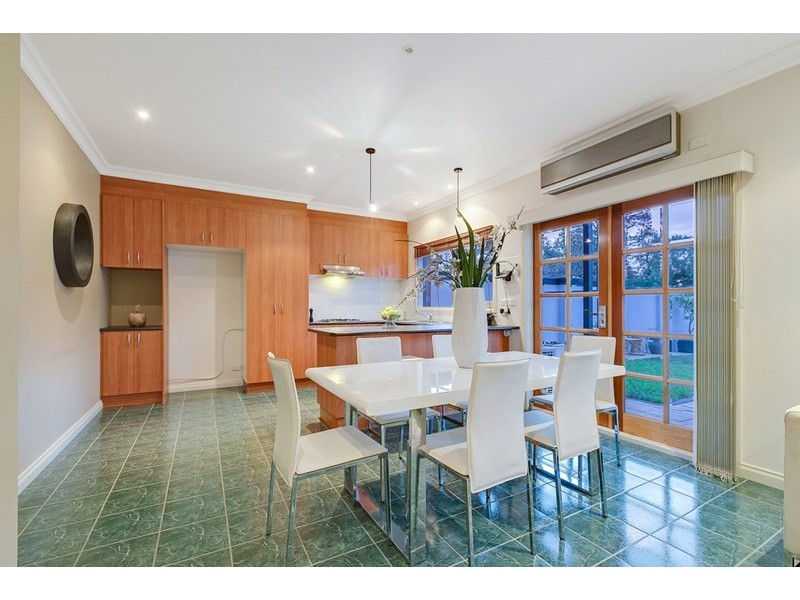 8 Sunbird Gardens, Epping VIC 3076