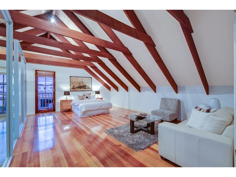 8 Sunbird Gardens, Epping VIC 3076