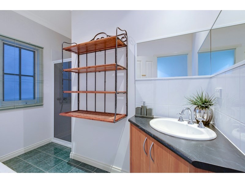 8 Sunbird Gardens, Epping VIC 3076