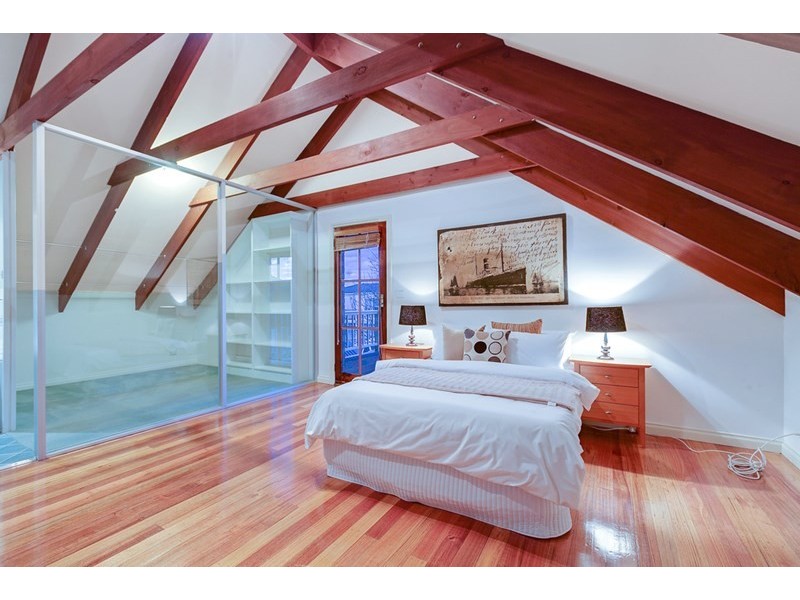 8 Sunbird Gardens, Epping VIC 3076