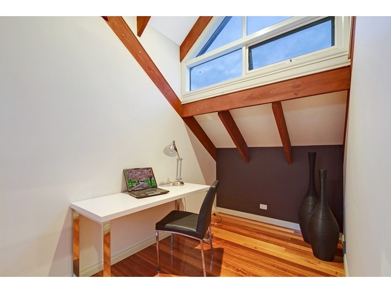 8 Sunbird Gardens, Epping VIC 3076