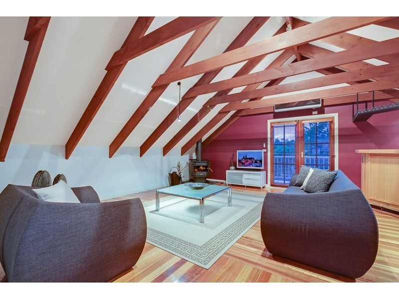 8 Sunbird Gardens, Epping VIC 3076