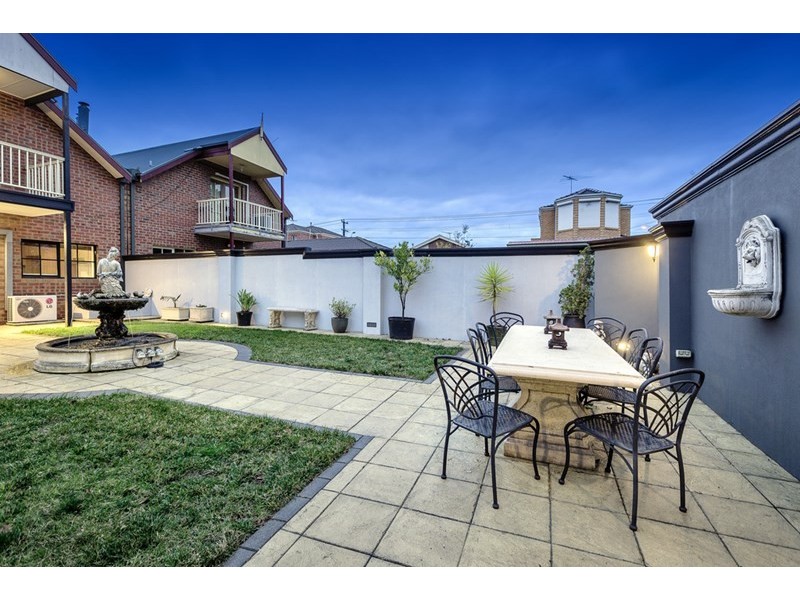 8 Sunbird Gardens, Epping VIC 3076