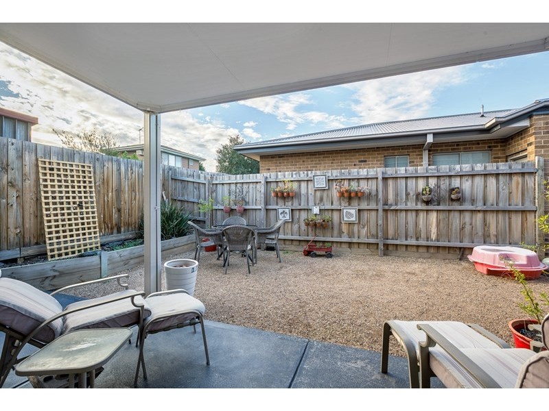 1/16 Young Street, Epping VIC 3076