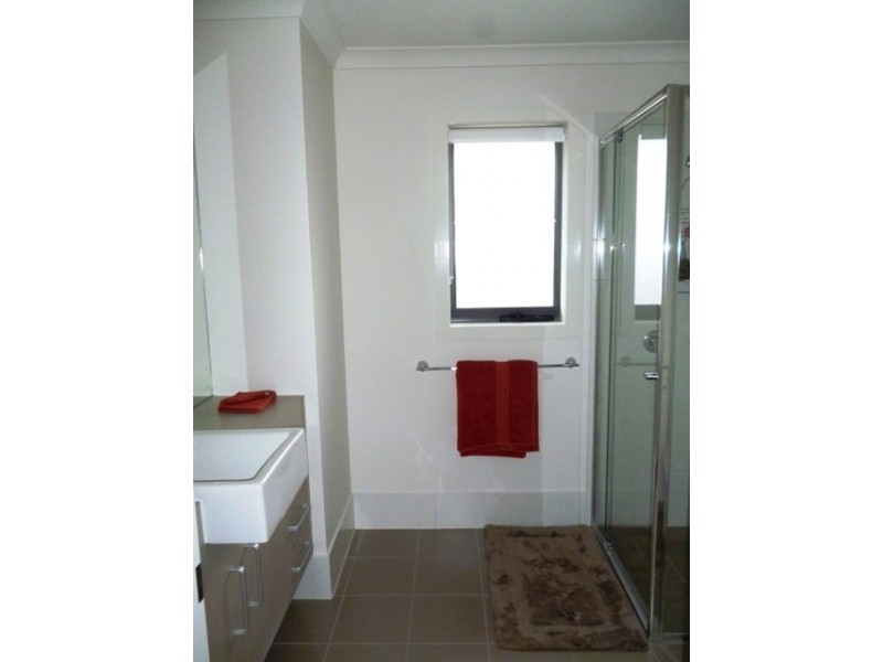 5 Pin Oak Mews, Epping VIC 3076