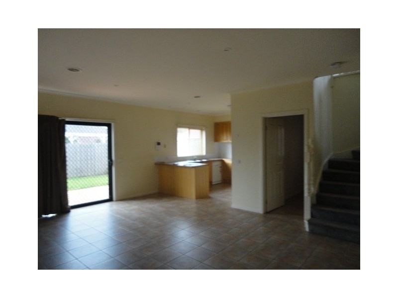 18 Gabriel Terrace, South Morang VIC 3752