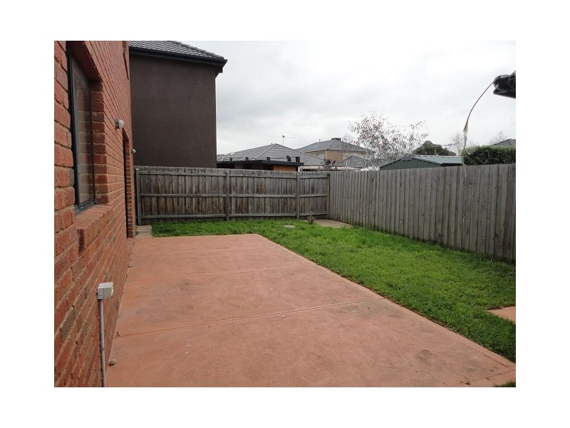 18 Gabriel Terrace, South Morang VIC 3752