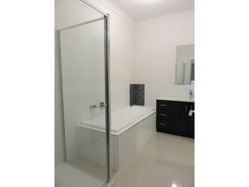 43 De Rossi Boulevard, Wollert VIC 3750