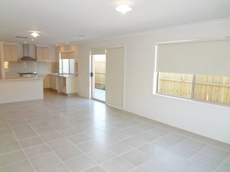33 Samson Brook Drive, Wallan VIC 3756