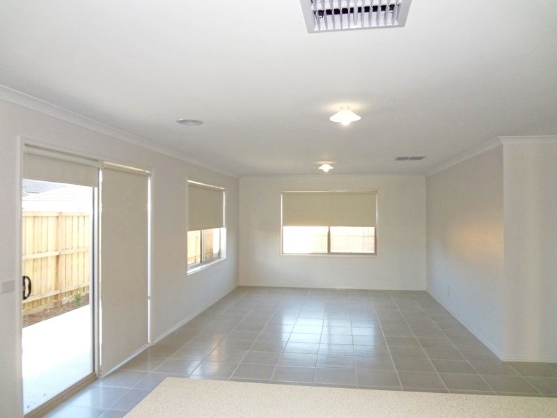 33 Samson Brook Drive, Wallan VIC 3756