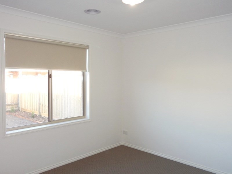 33 Samson Brook Drive, Wallan VIC 3756