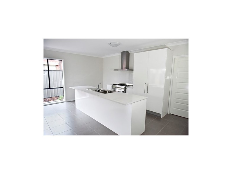 13 Eveline Street, Craigieburn VIC 3064