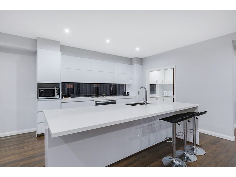 12 Bottlebrush Road, Craigieburn VIC 3064