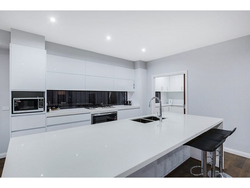 12 Bottlebrush Road, Craigieburn VIC 3064