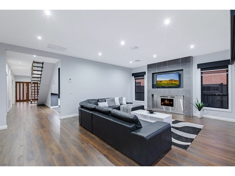 12 Bottlebrush Road, Craigieburn VIC 3064