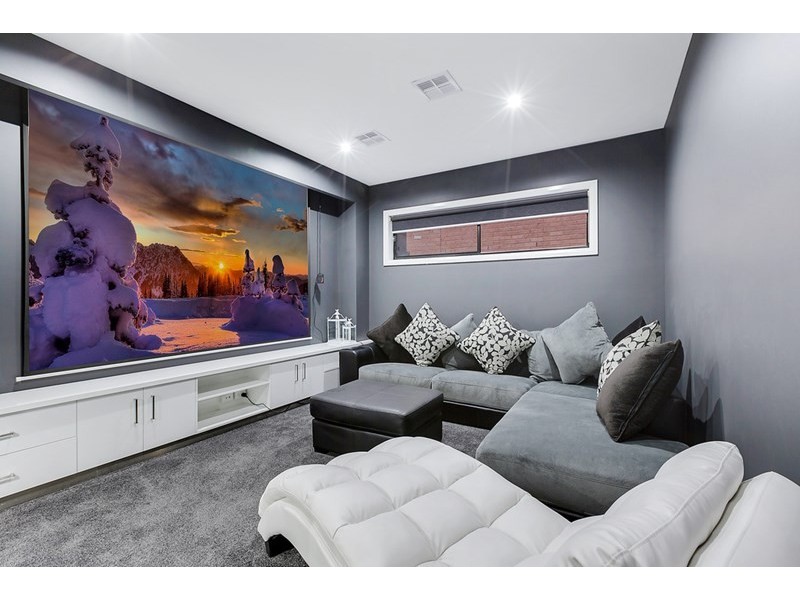 12 Bottlebrush Road, Craigieburn VIC 3064