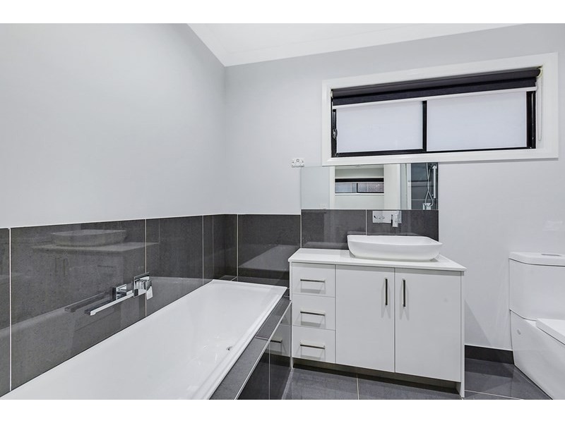 12 Bottlebrush Road, Craigieburn VIC 3064