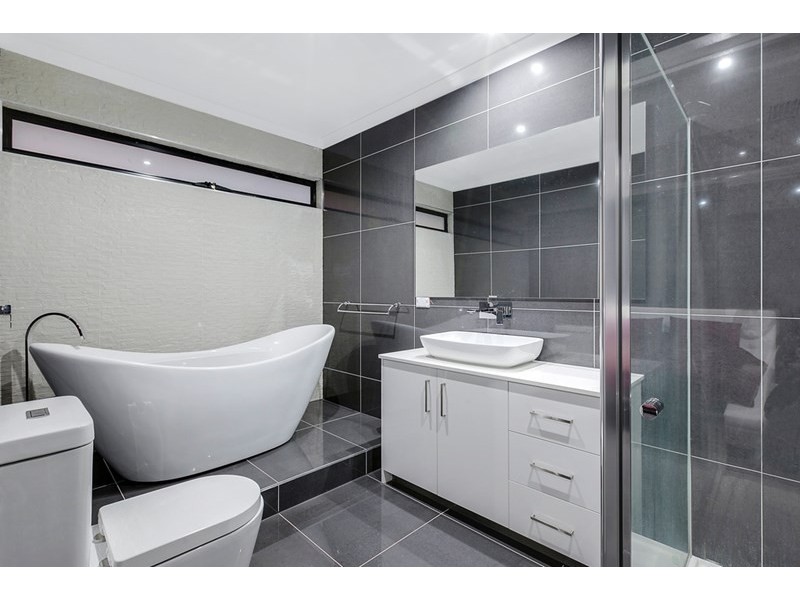 12 Bottlebrush Road, Craigieburn VIC 3064