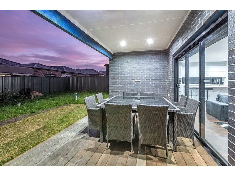 12 Bottlebrush Road, Craigieburn VIC 3064