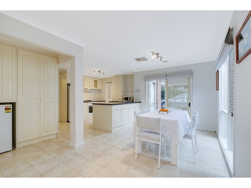 11 Bluegum Court, Mill Park VIC 3082