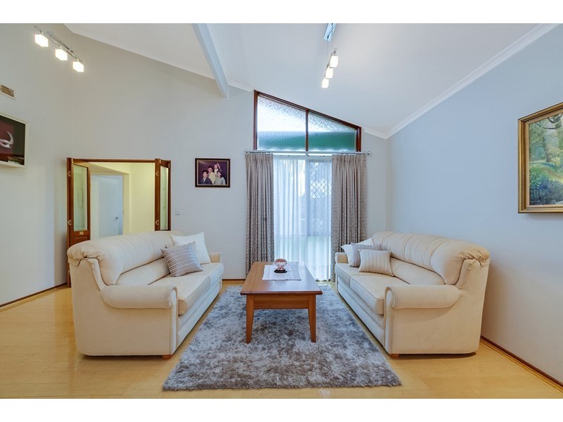 11 Bluegum Court, Mill Park VIC 3082