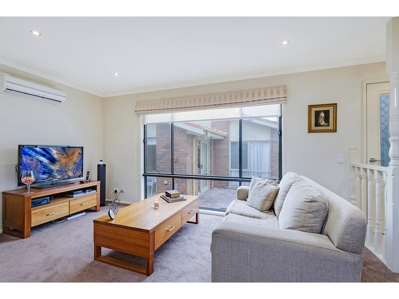 11 Bluegum Court, Mill Park VIC 3082