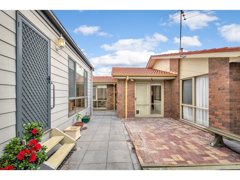 11 Bluegum Court, Mill Park VIC 3082