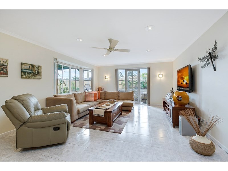 12 Buxton Court, Meadow Heights VIC 3048