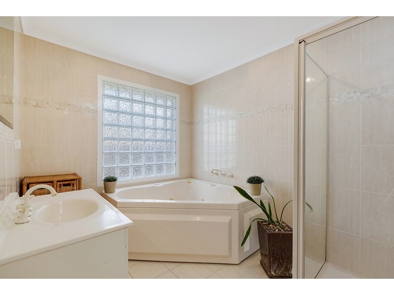 12 Buxton Court, Meadow Heights VIC 3048