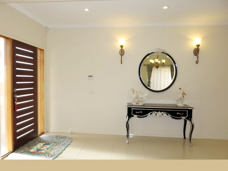 33 Abercrombie Grove, Epping VIC 3076