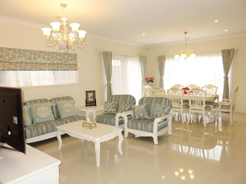 33 Abercrombie Grove, Epping VIC 3076