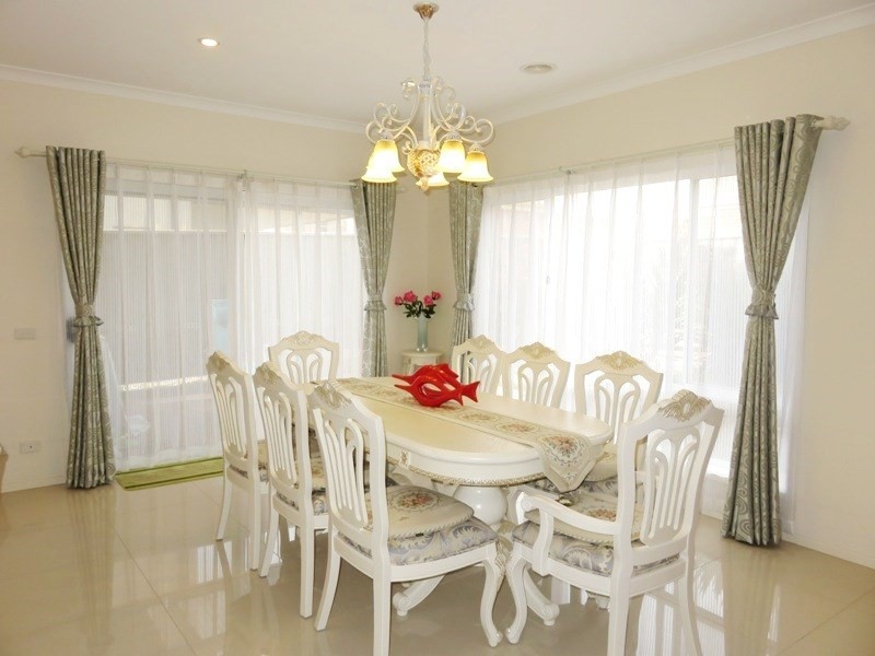 33 Abercrombie Grove, Epping VIC 3076