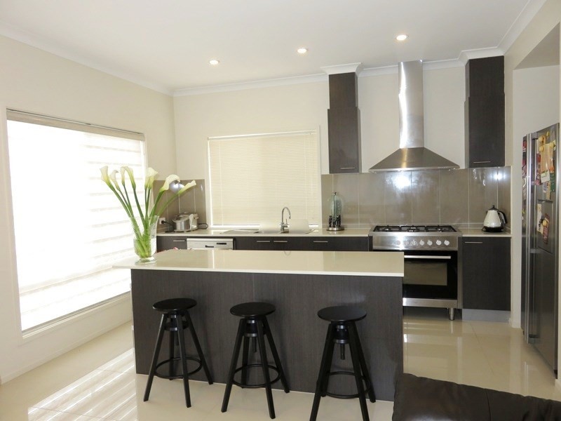 33 Abercrombie Grove, Epping VIC 3076