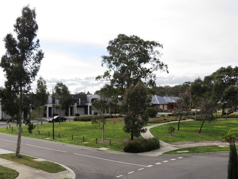 33 Abercrombie Grove, Epping VIC 3076