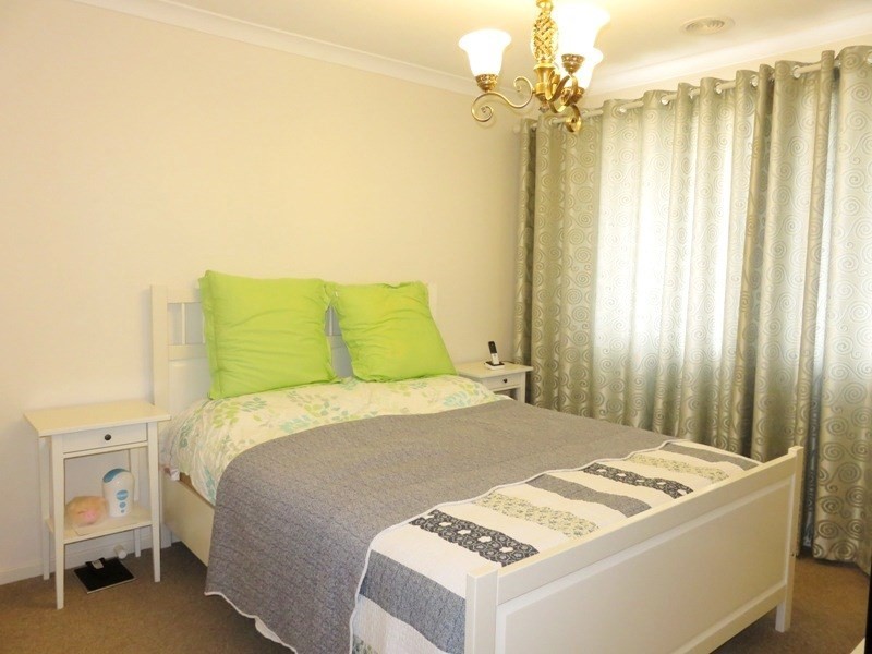 33 Abercrombie Grove, Epping VIC 3076