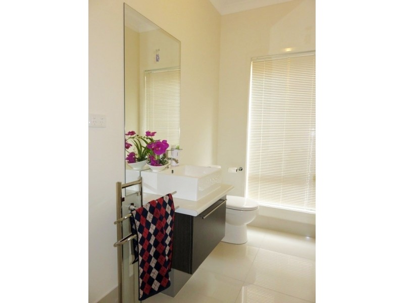 33 Abercrombie Grove, Epping VIC 3076