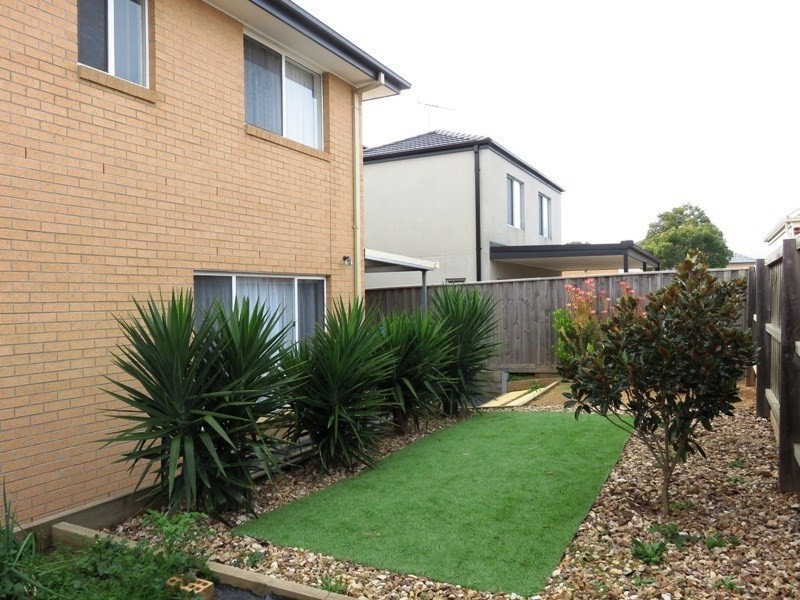 33 Abercrombie Grove, Epping VIC 3076